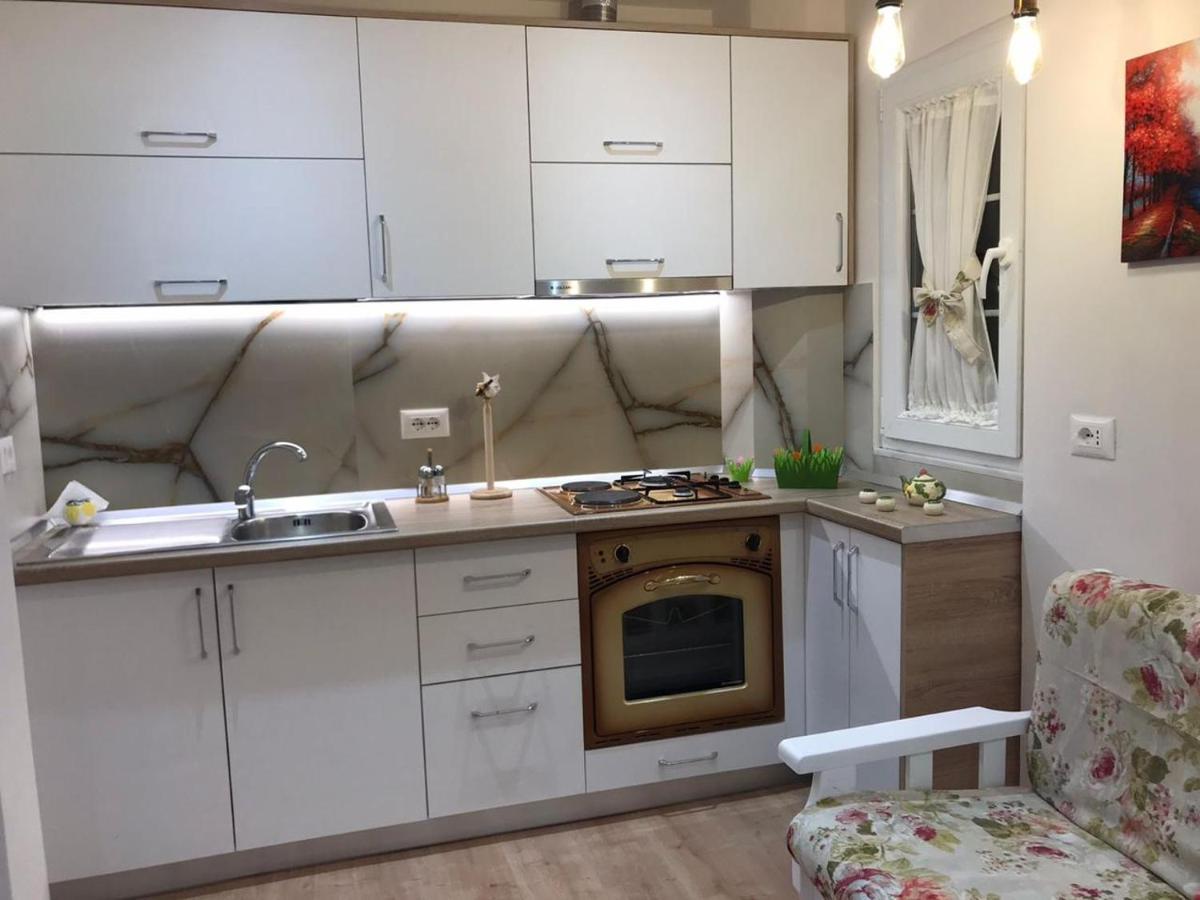 Central Welcoming Apartment In Tirana Exterior foto