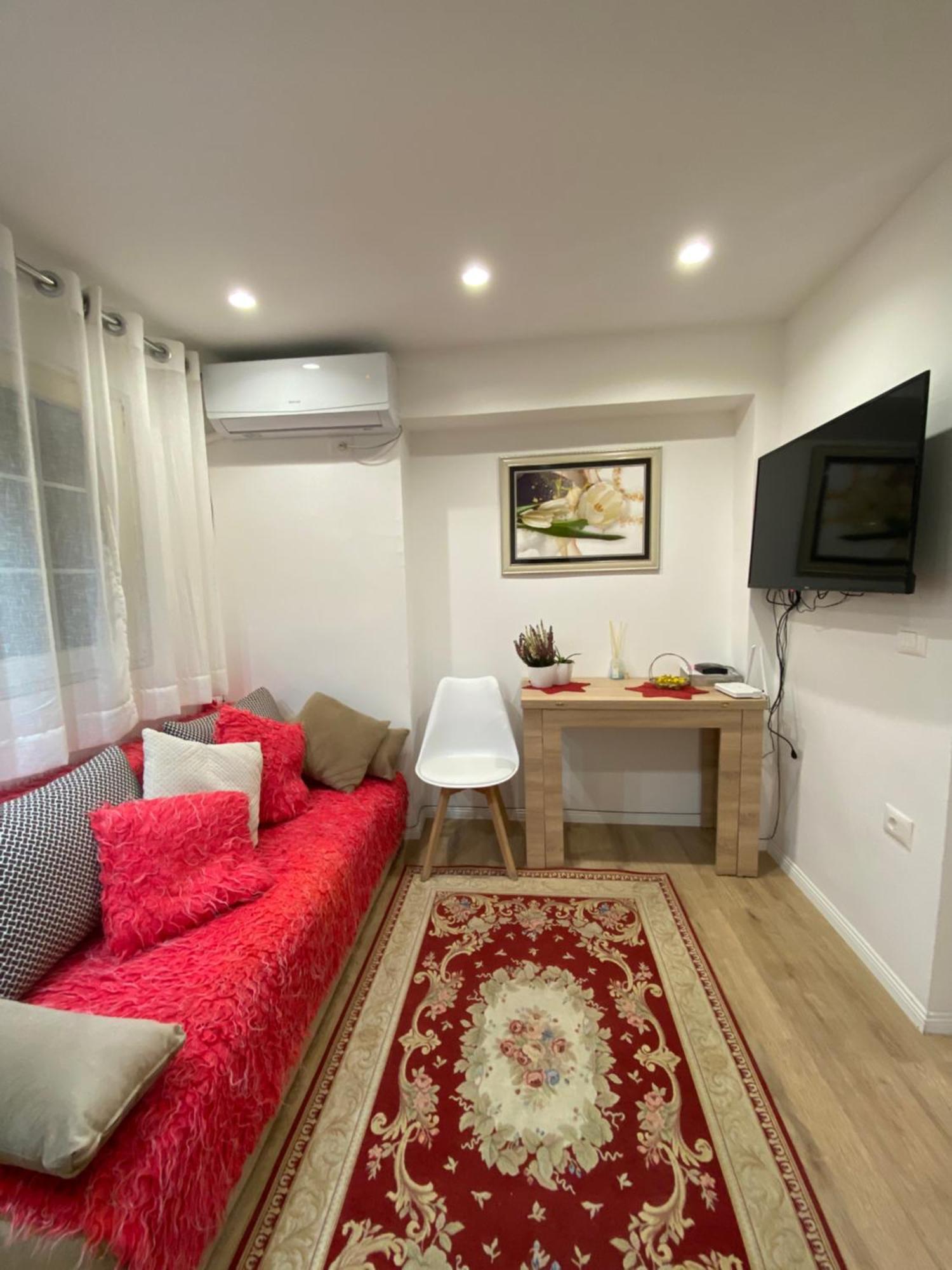 Central Welcoming Apartment In Tirana Exterior foto