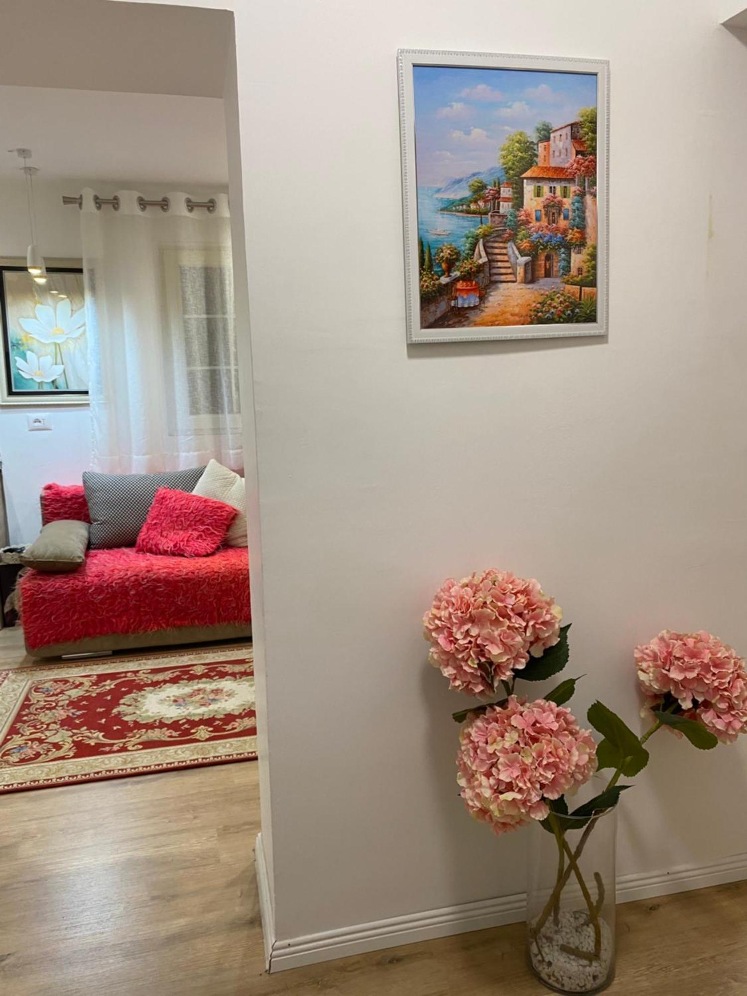Central Welcoming Apartment In Tirana Exterior foto