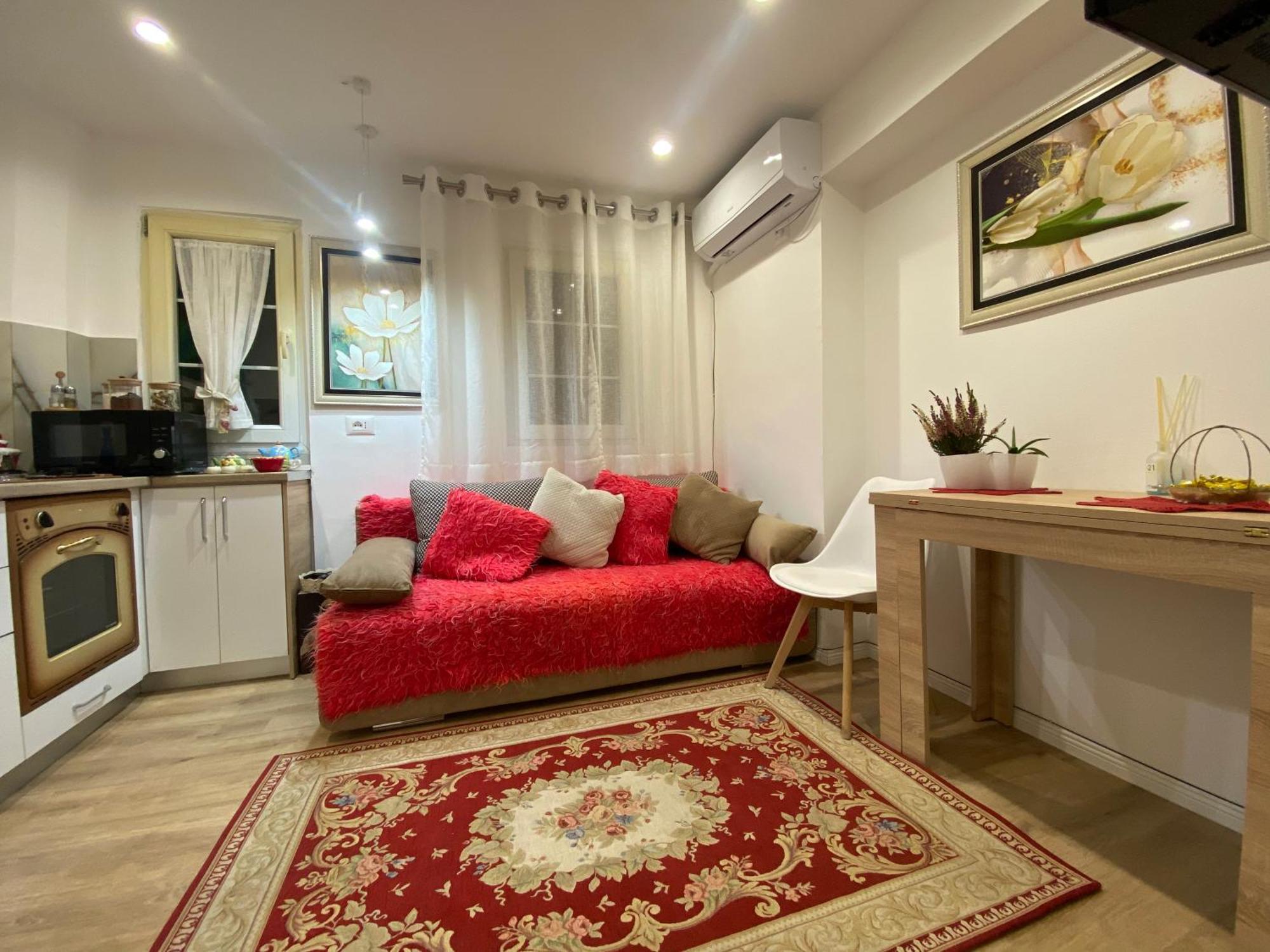 Central Welcoming Apartment In Tirana Exterior foto