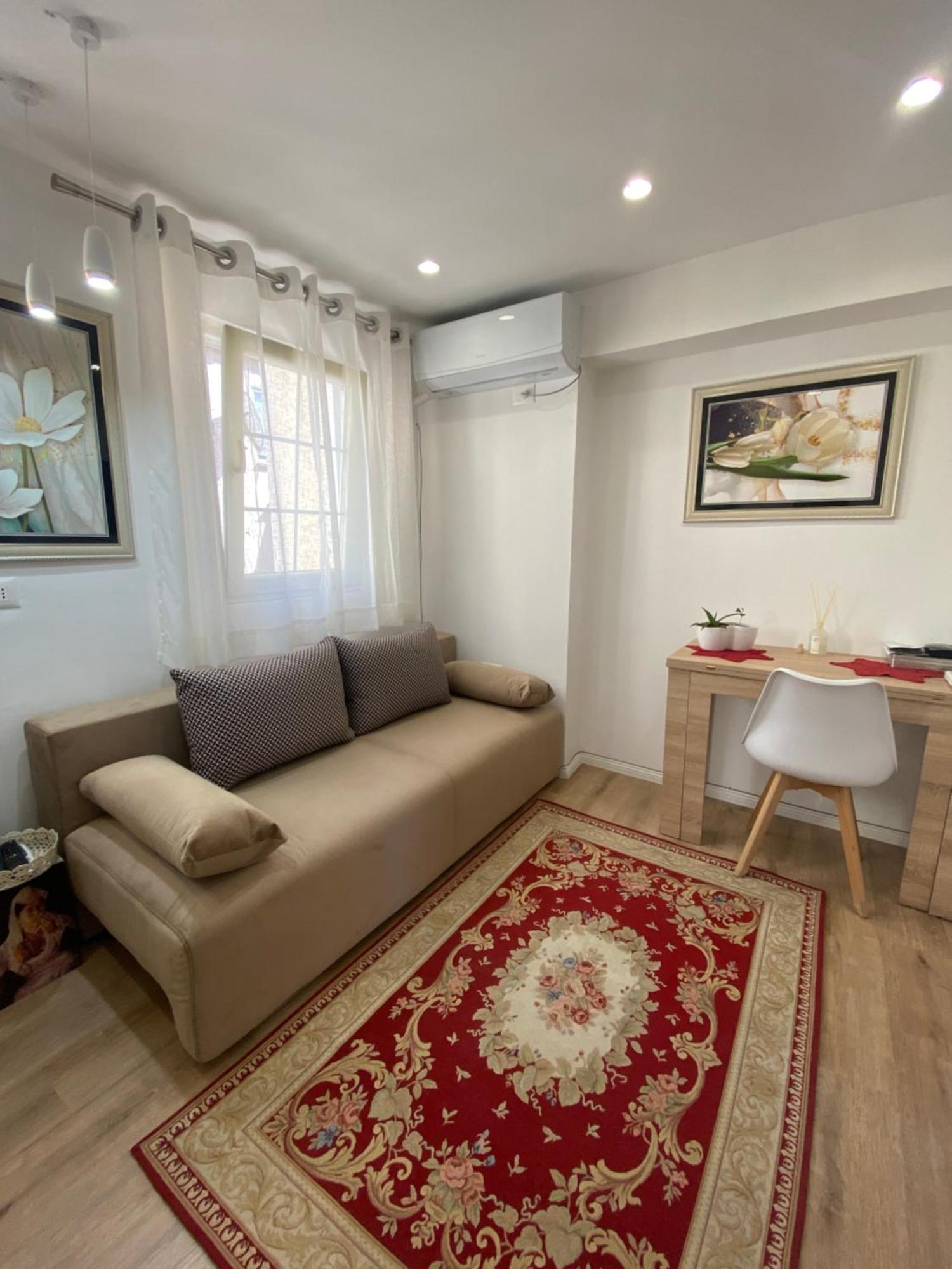 Central Welcoming Apartment In Tirana Exterior foto