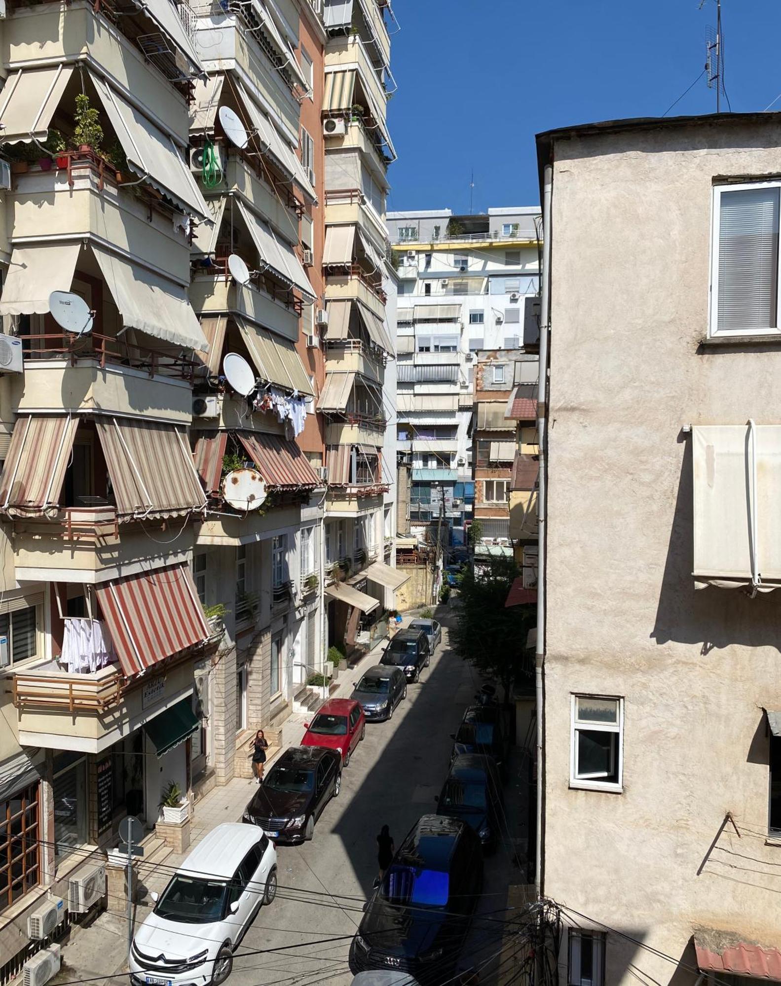 Central Welcoming Apartment In Tirana Exterior foto